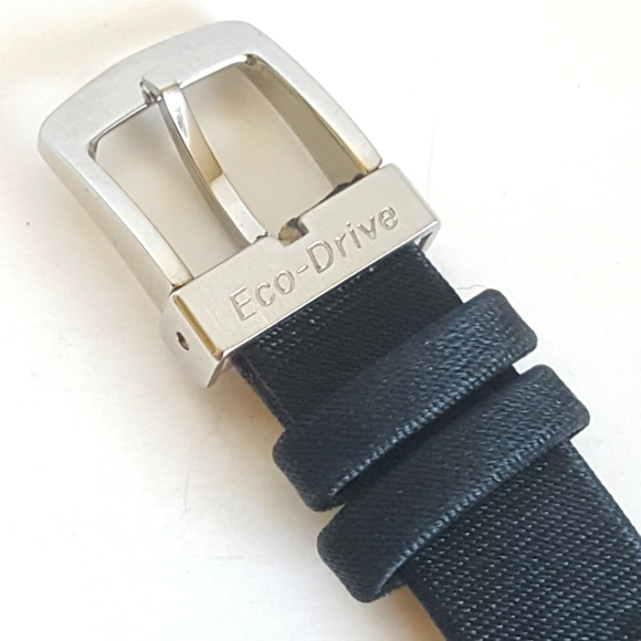 CITIZEN Eco-Drive Crystals & Mother of Pearl Women's Watch 💕 Needs a Battery! - Picture 3 of 14